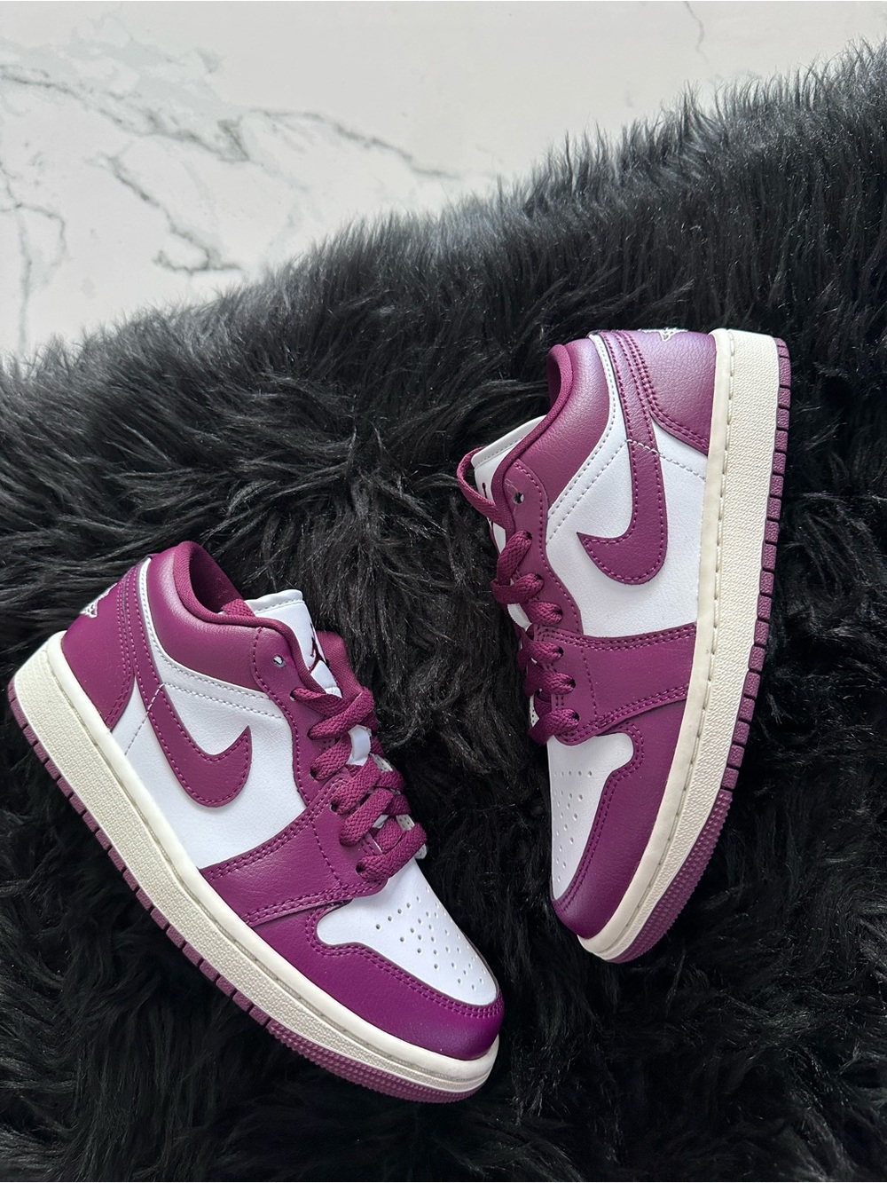 Air Jordan 1 Low - Picture 3 of 8